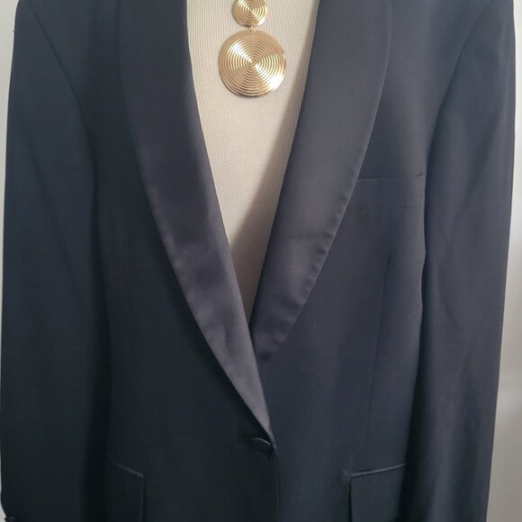 Black-Tuxedo Blazer/ Jacket by Bill Blass (Sizing: Refer to Measurements) - Picture 4 of 15